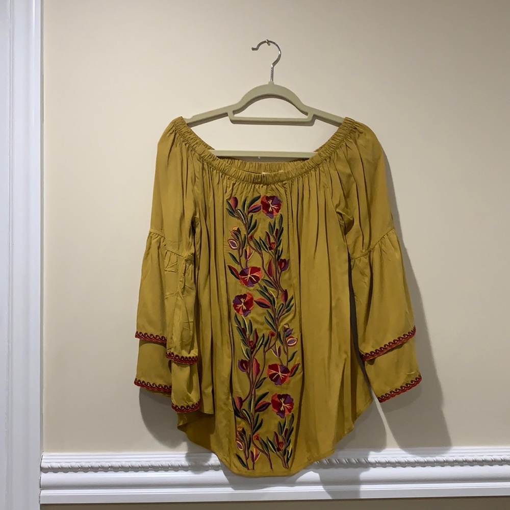 Women’s Blouse